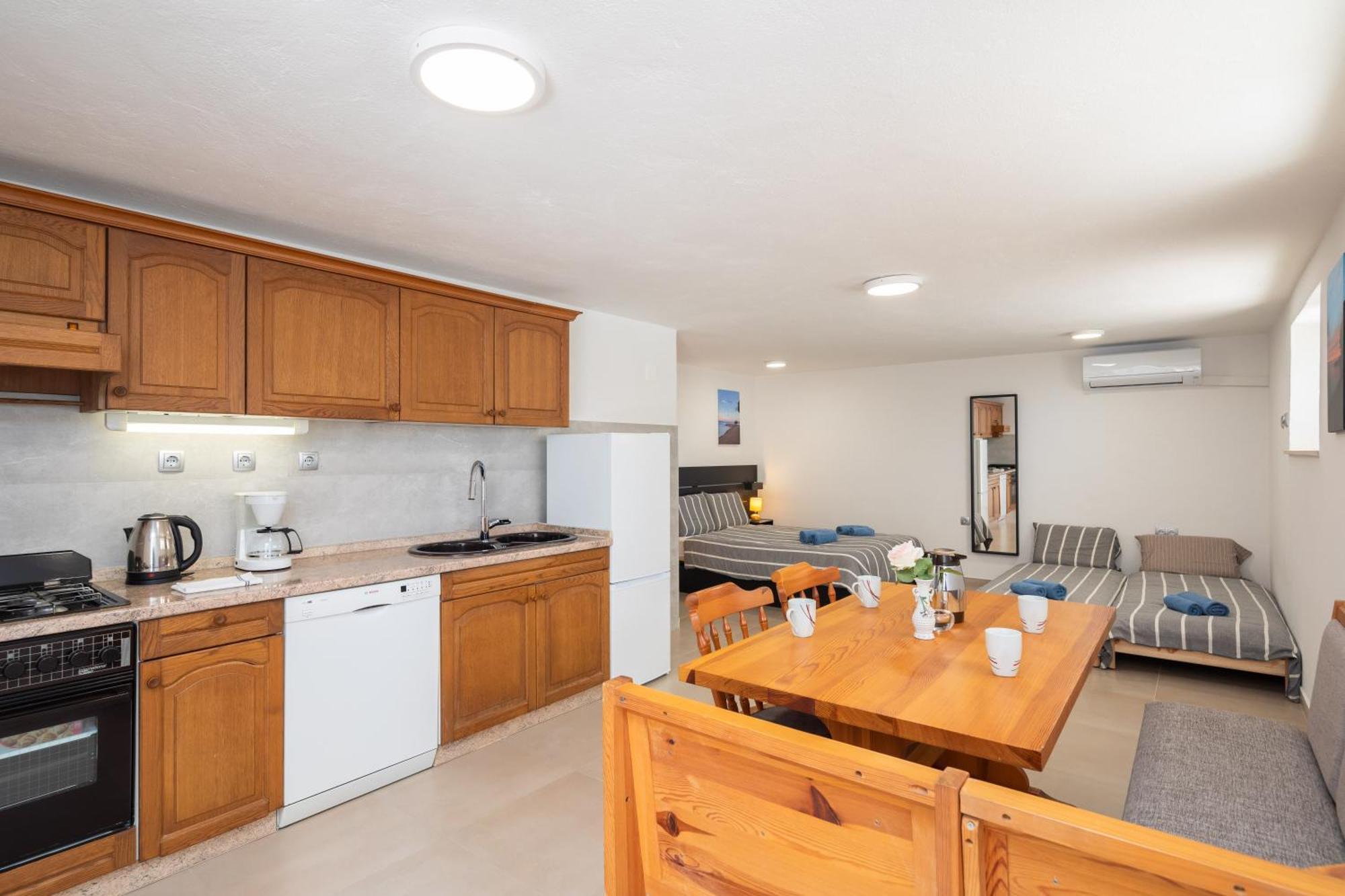 Sunshine Suites Omiš Εξωτερικό φωτογραφία