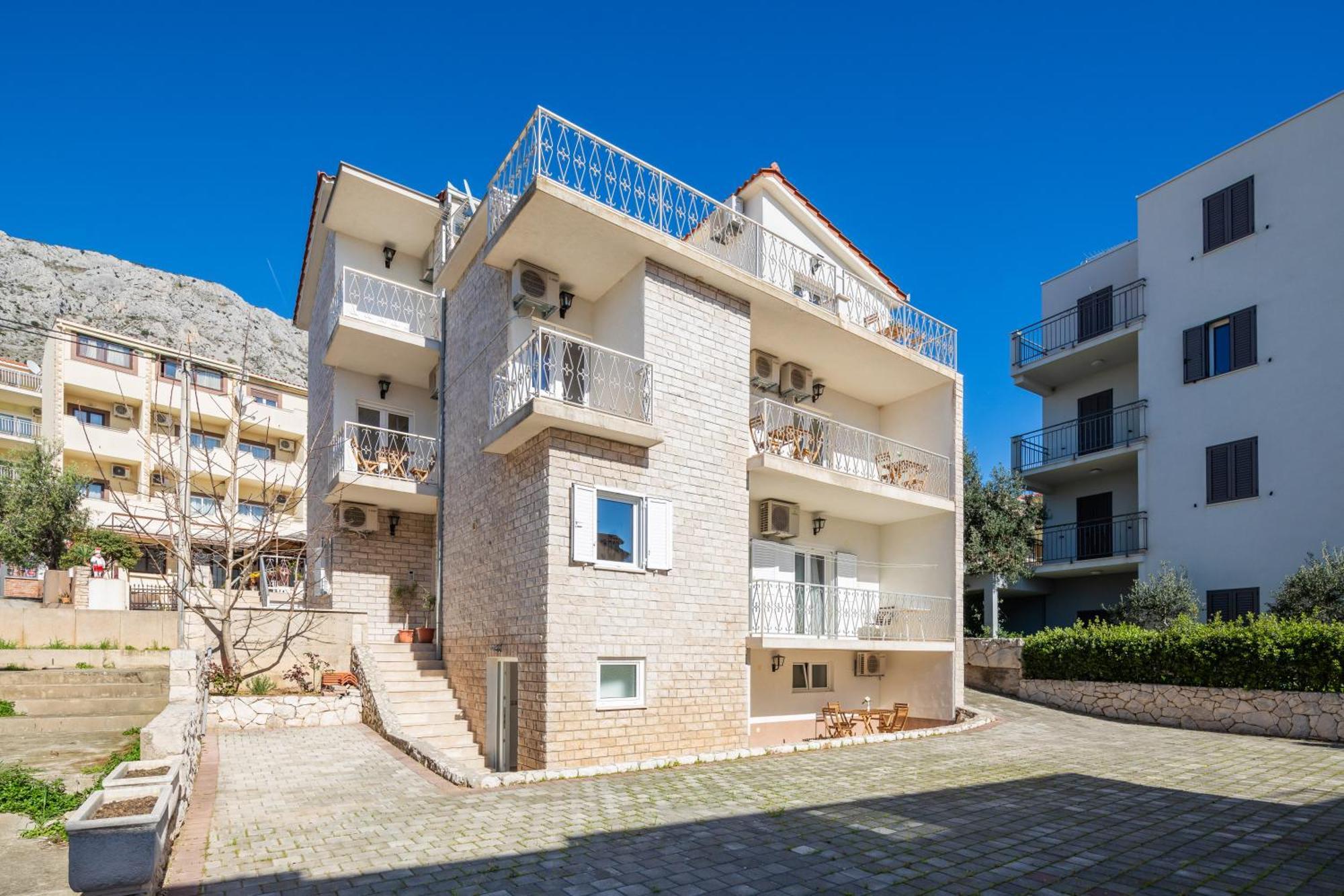 Sunshine Suites Omiš Εξωτερικό φωτογραφία